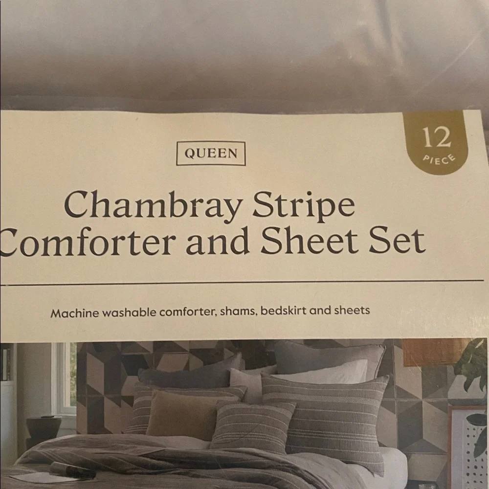 Threshold stylish comforter